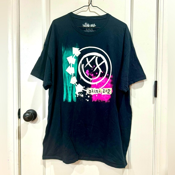 Blink 182 Other - BLINK 182 BAND TEE MENS GRAPHIC TEE XXL